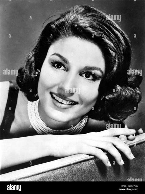 Paula Prentiss Hi Res Stock Photography And Images Alamy
