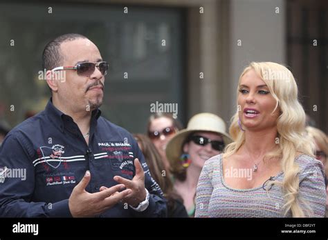Rapper Ice T His Son Ice Jr And Wife Coco Austin Filming For The Entertainment Television News
