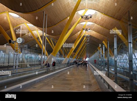 Madrid Airport Hi Res Stock Photography And Images Alamy