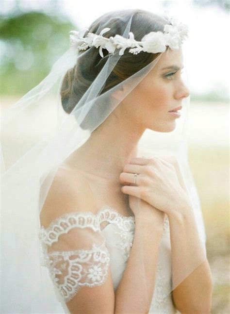 Pin By Rukisa On I Said Yes Bridal Crown Veil Wedding Veils