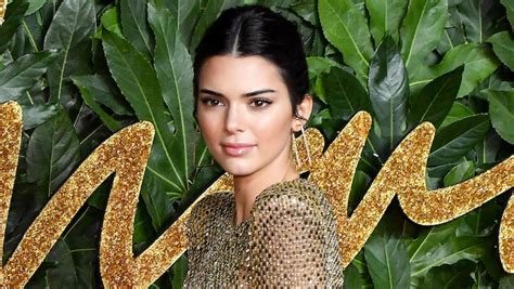 Kendall Jenner Opens Up About Debilitating Acne Struggles Iheart