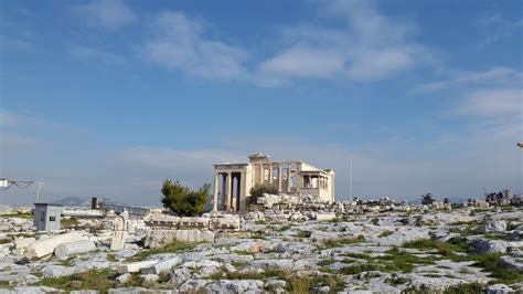 Kodėl Verta Aplankyti Atėnus Vietos Kurias Būtina Pamatyti Delfi