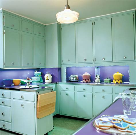 Then, customize your look by choosing the exact cabinets you need, or speak with one of our kitchen designers—free of. 1950s Kitchen - Old House Journal Magazine