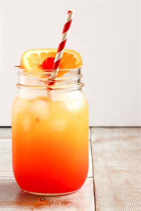 It's bright red coloring and fizzy bubbles turn this. Kinder cocktails; alcoholvrije recepten voor kinderen ...