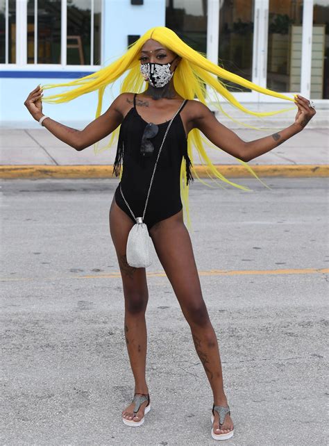 Miami Beach Bikini Babes Ignore Mayors Order To Wear Facemasks As Coronavirus Cases Surge The