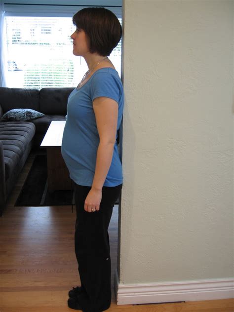 Baby Bump 28 Weeks 7 Months Pregnant Julia Dewolf
