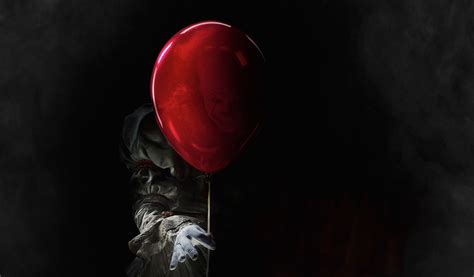 The First Full Trailer For It Arrives And Delivers All The Stephen
