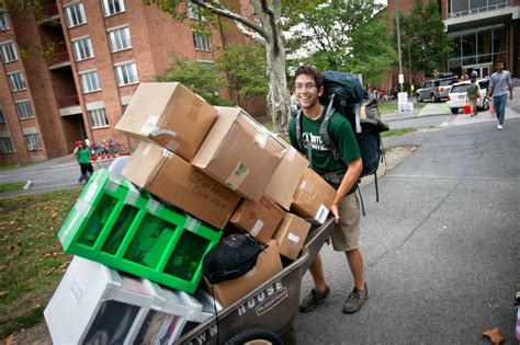 Hire A Mover For Move In Day For College Dorms In Boston Ma