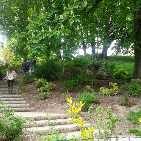 The area of parc des buttes chaumont had also been a gypsum quarry for years and the land was pocked. Park Buttes Chaumont: od śmieciowiska do jednego z ...