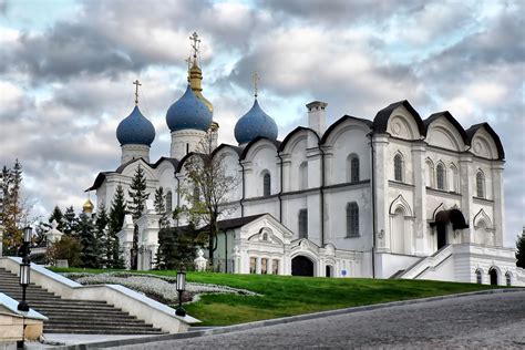 В казани после нападения на гимназию №175 введен режим контртеррористической операции. Достопримечательности Казани - Храмы и мечети