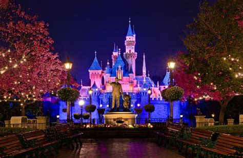 Disneyland Wallpapers Top Free Disneyland Backgrounds Wallpaperaccess