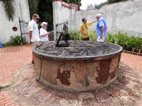 Perigi hang li poh), also known as king's well, is a historical water well in malacca city, malacca, malaysia. Melaka (Malacca) State - Malaysia Track