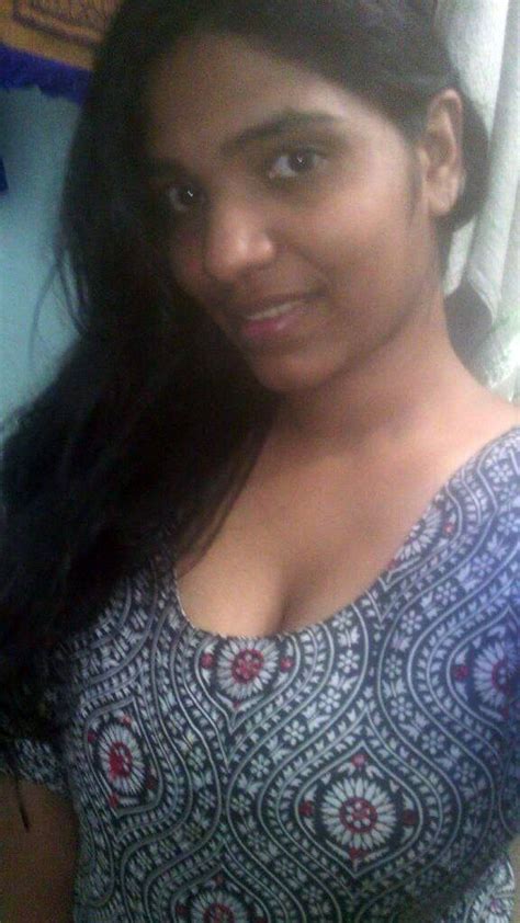 Indian Desi Beautiful Busty Mallu Gf Selfies Pics Femalemms