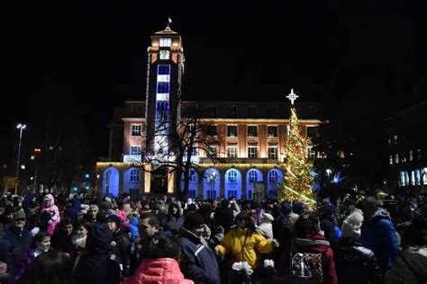 На 2 декември ще грейне Коледната елха в центъра на Плевен Dnewsbg