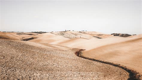 Dry Soil And Sandy Desert Landscape In Val Dorcia Dry And Desolate 4k