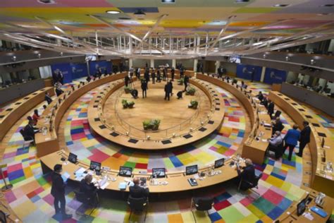 Coordenar as actividades da cplp; Sobre as decisões do Conselho Europeu - Abril de Novo Magazine