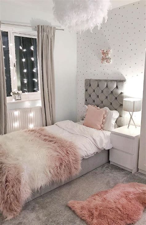 This girl's bedroom features a floral accent wall and touches of pink. 40+ Inspiring Modern Bedroom Design Ideas and Decoration ...
