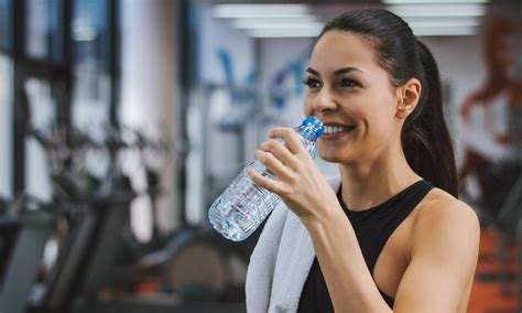 Should You Drink Water While Exercising Exercisewalls