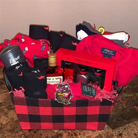 Homemade gift basket ideas for boyfriend. Pin by Chasity Sade on Relationship in 2020 | Christmas ...