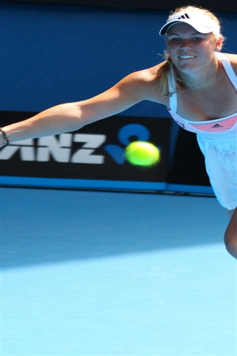 Caroline Wozniacki Australian Open 640 X 960 Iphone 4 Wallpaper