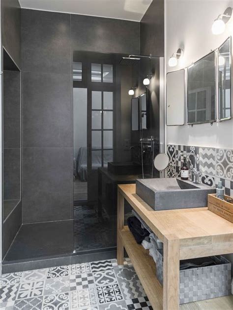 Découvrez nos salles de bains complètes ainsi qu'un ensemble d'équipements pour les salles de bains afin de réaliser le projet d'agencement de vos rêves. Salle de bains moderne et design : 23 idées inspirantes | BienChezMoi