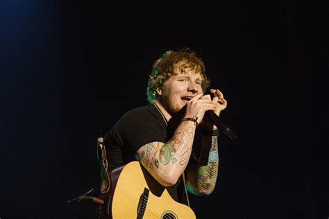 Ed Sheeran Foi O Artista Mais Tocado No Reino Unido Em 2022 Taylor