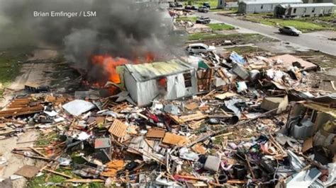 Video Deadly Tornado Devastates Texas Town Abc News
