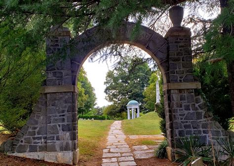 Midatlantic Daytrips Strolling Lynchburgs Old City Cemetery