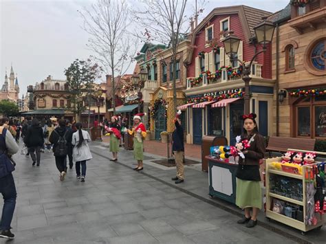 Shanghai Disneyland Language Money And Culture