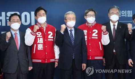 .82 12a컵들을 비꼬는 d컵녀.jpg26 13사망하기 전 찍은 범인의 모습.jpg15 14관상충이 무적인 이유.jpg47 15오늘자 조선일보 근황 ㅋㅋㅋㅋ.jpg80 16속보 오세훈 바보 같은 결정이겠지만. 국민의힘, 선대위 띄우고 재보선 모드…위원장에 김종인 | 연합뉴스