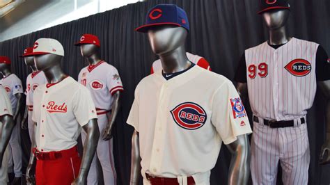 the-reds-are-embracing-throwbacks,-and-every-other-mlb-team-should-too-sporting-news