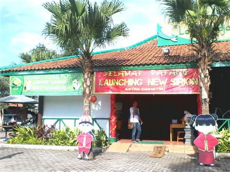 Berhubung masih ada persediaan buncis di kulkas,,,saya masak saja dengan campuran usus ayam. Menu Resto Lombok Ijo Ponorogo : Lombok Idjo Gubeng ...