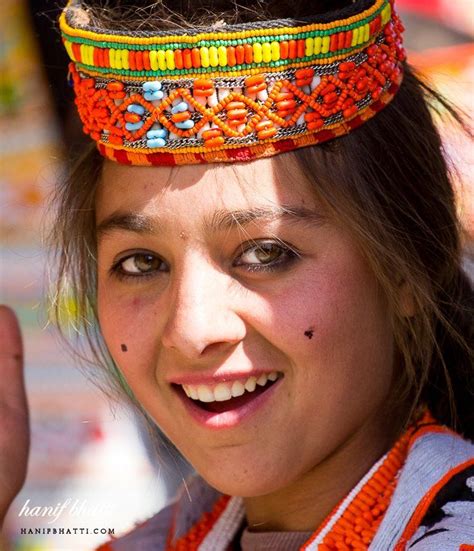 Kalashi Girl In Bomborit Kalash Photo 687x800 Kalash People Afghan Girl