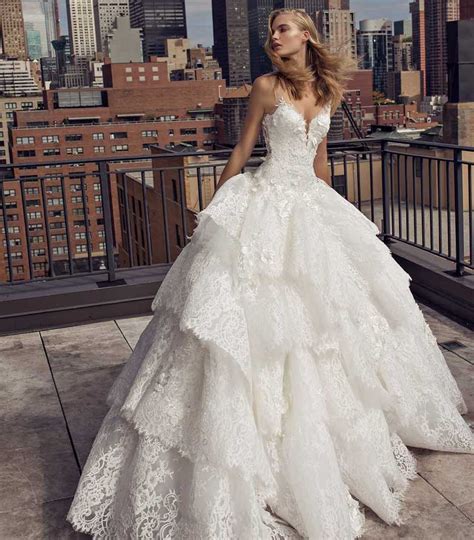 Gli abiti da sposa atelier emè 2020 e quelli di maison signore stile principessa guardano all'innovazione. Abiti da sposa principessa 2020 2021: 100 modelli ...
