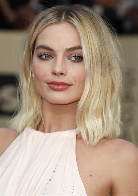 Female celebrities started to show their short haircuts more than they did before and this made the short hairstyles trendier than it has ever been. 33 Celebrity Center Parted Short Blonde Haircuts 2018