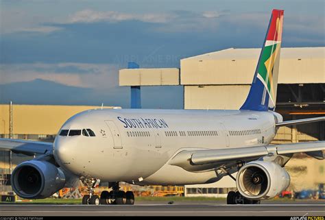 Zs Sxw South African Airways Airbus A330 200 At London Heathrow