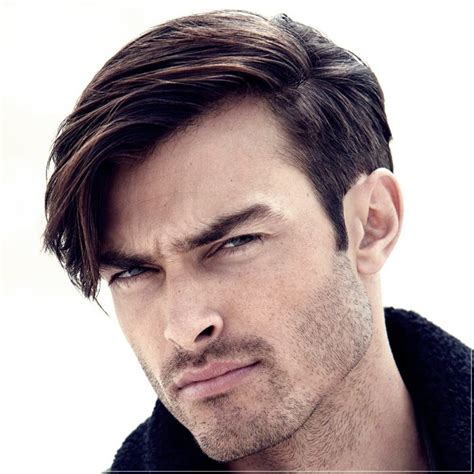 Trying out a medium length hairstyle means you can move and style to suit you. Tendencias en Cortes de Pelo para Hombres invierno 2020 ...