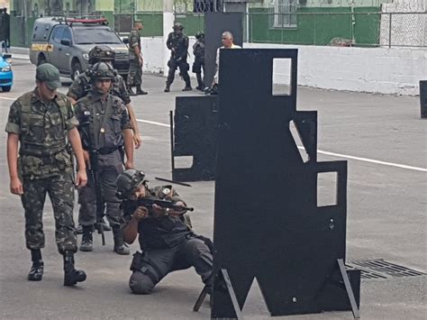 Brazilian Army Conducts Training For Rio De Janeiros Military Police