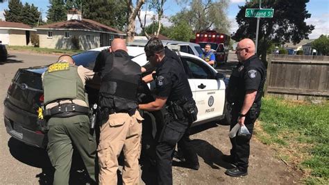 Kennewick Police Searched Neighborhood For A Suspect Tri City Herald