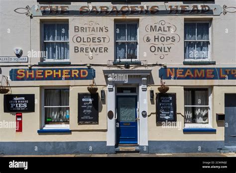 Saracens Head Pub Hi Res Stock Photography And Images Alamy