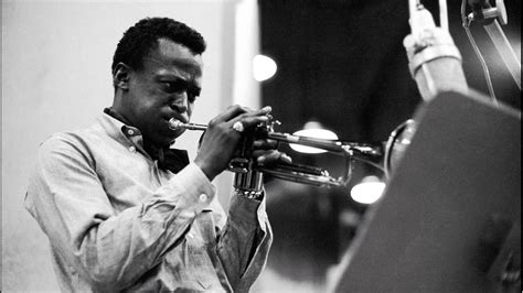 Miles Davis Jadi Musisi Jazz Terhebat Sepanjang Masa Showbiz