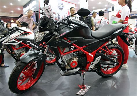 Tersedia city car, hatchback, mpv, suv, sedan sampai dengan mobil sport dari dealer resmi honda indonesia. Honda CB150R - Wikipedia