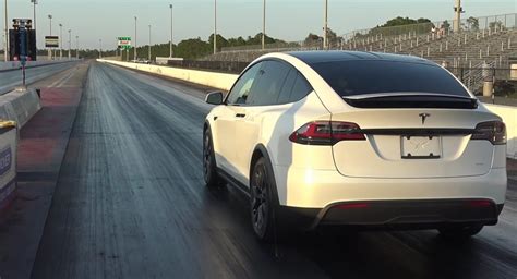 Tesla Model X Plaid Sets Record With 23 Sec 0 60 Mph Launch 97 Sec