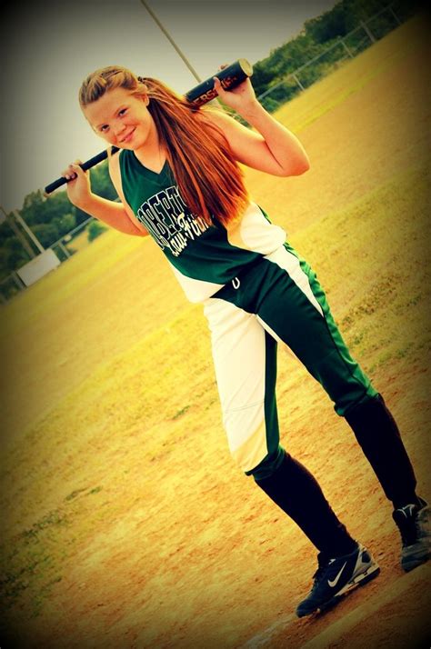 Pin By Emma M On Sport Pictures Softball Pictures Poses Softball