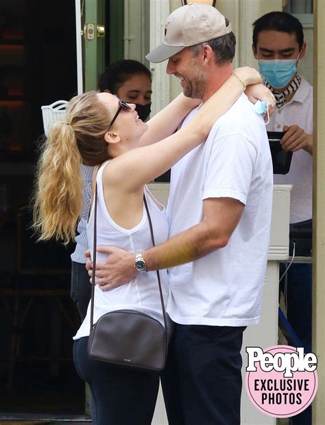 Pregnant Jennifer Lawrence Husband Cooke Maroney Enjoy Lunch In Nyc
