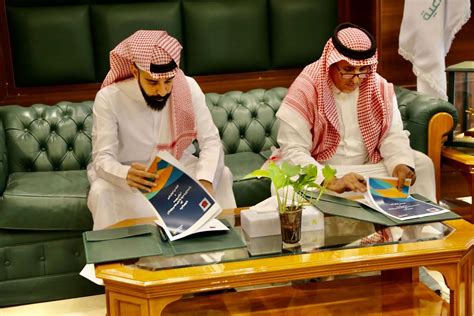 وزارة الموارد البشرية توقع اتفاقية تعاون مع نادي الرياض