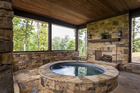 10 Outdoor Jacuzzi Hot Tub