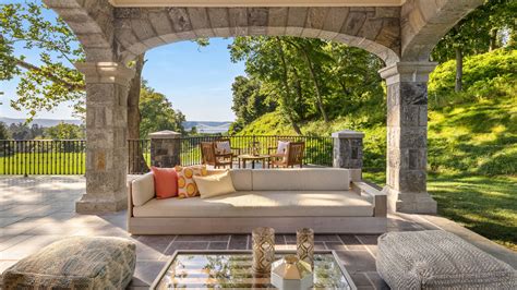 This Glamorous Georgian Mansion Overlooks The Hudson River Robb Report