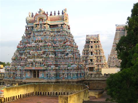 Tourist Attractions Vishnu Temple Of Srirangam