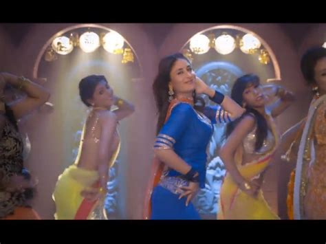 Kareena Kapoor Gori Tere Pyaar Mein Tooh Song Filmibeat
